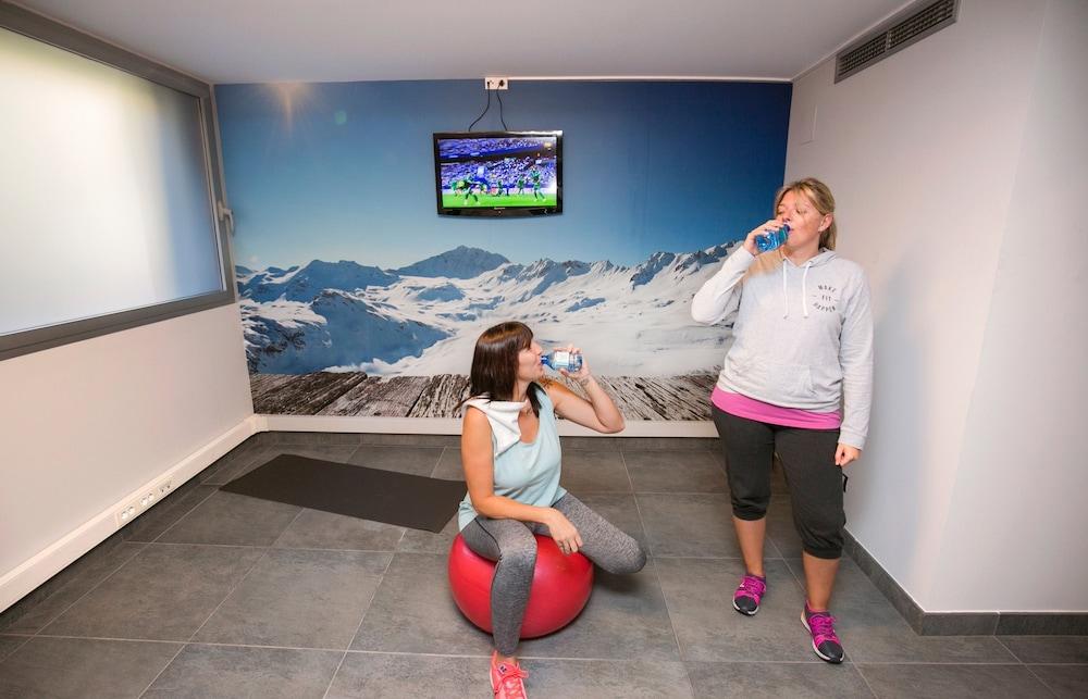 Yomo Mola Park Otel Les Escaldes Dış mekan fotoğraf
