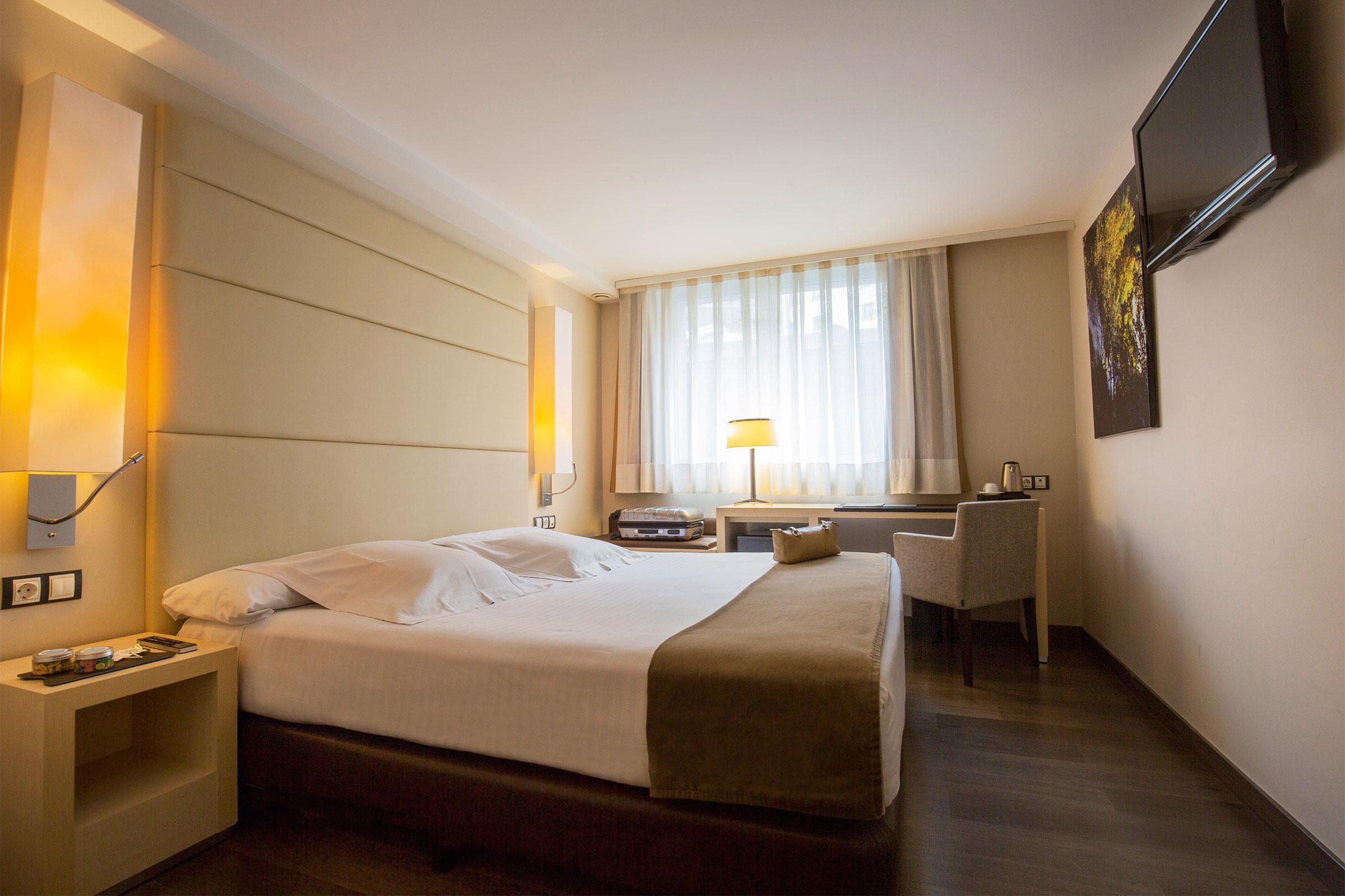 Yomo Mola Park Otel Les Escaldes Dış mekan fotoğraf