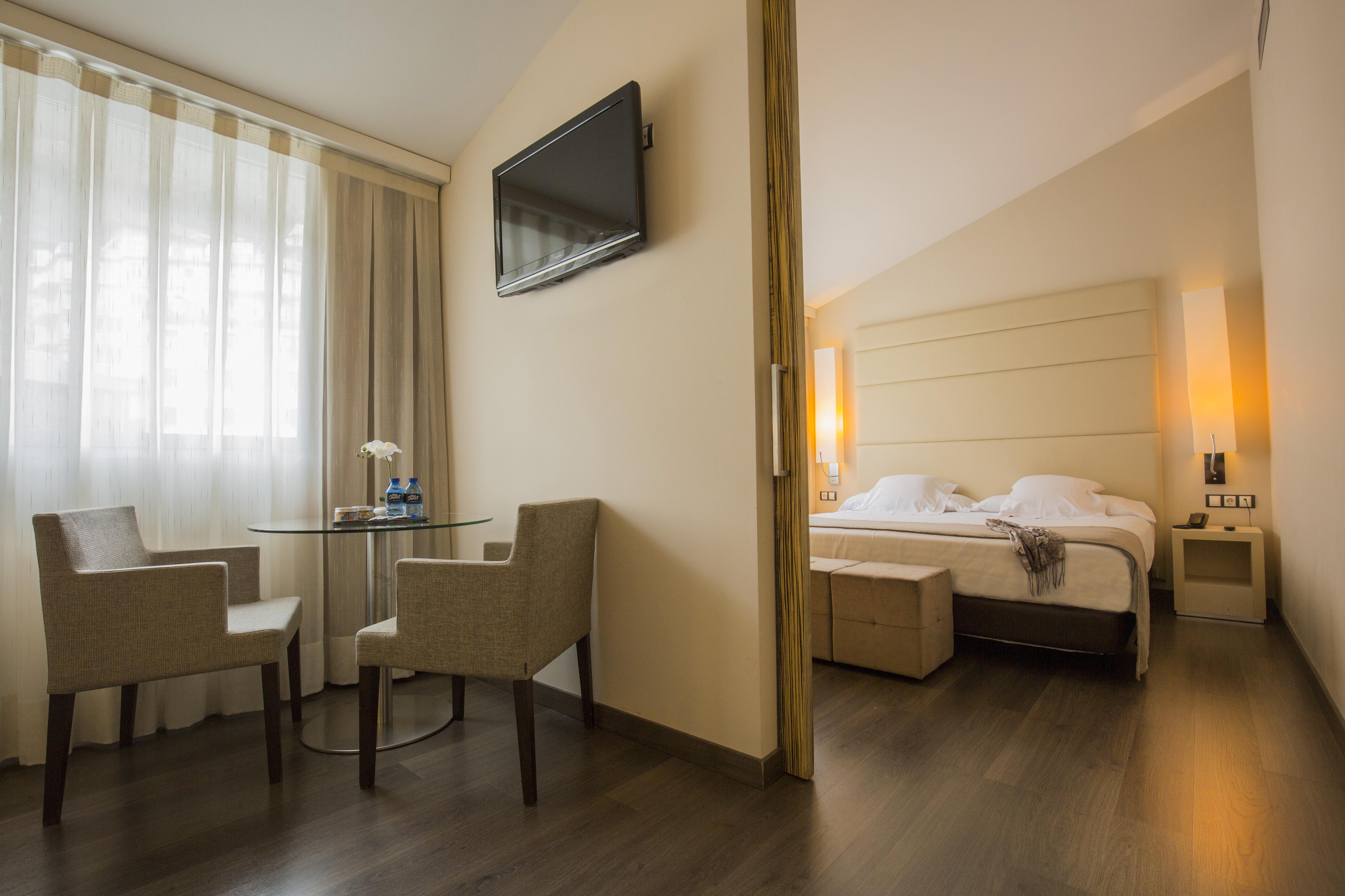 Yomo Mola Park Otel Les Escaldes Dış mekan fotoğraf