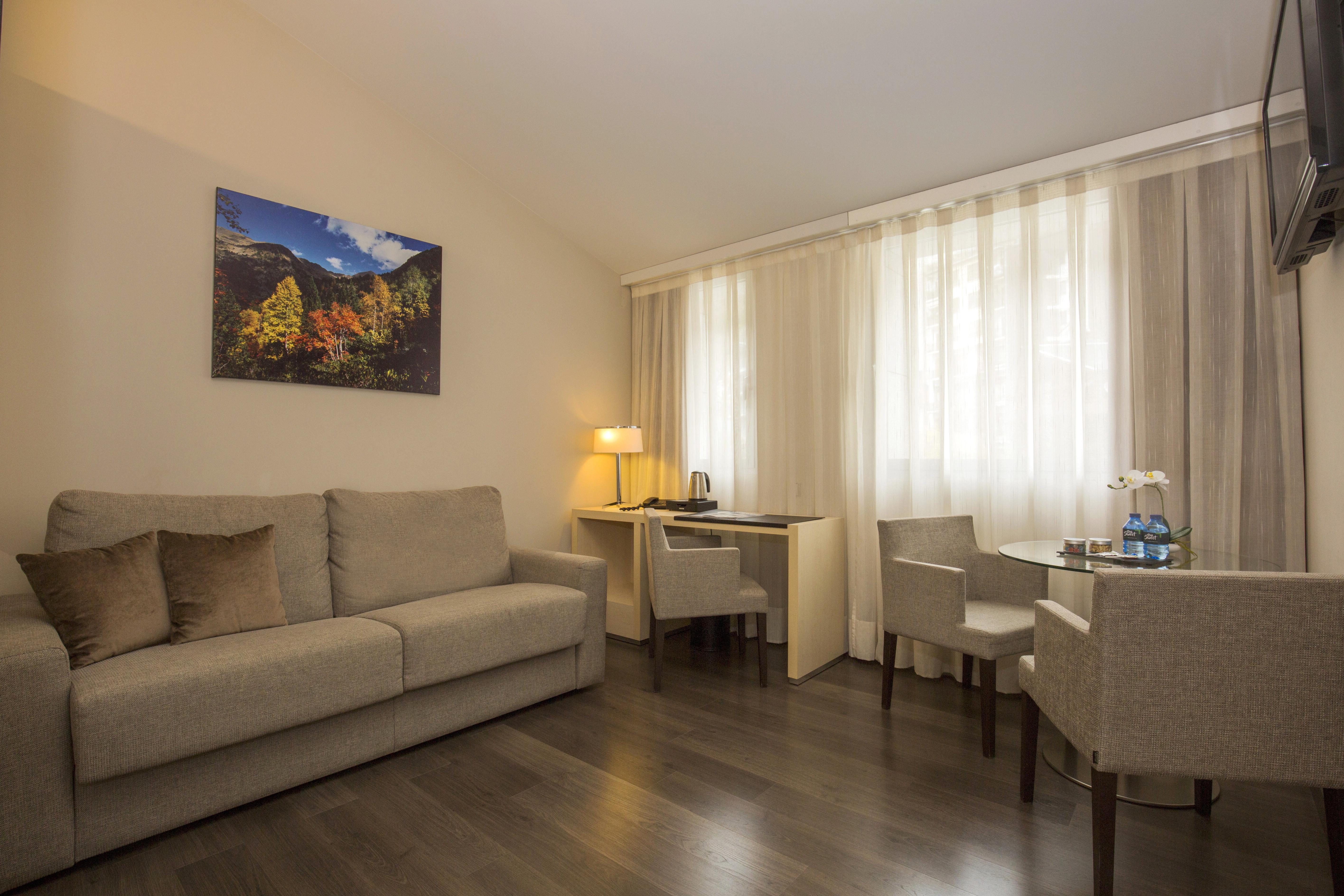 Yomo Mola Park Otel Les Escaldes Dış mekan fotoğraf