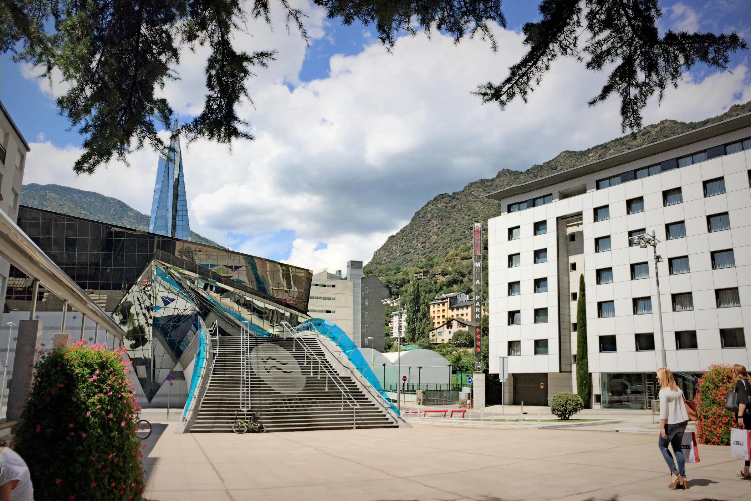 Yomo Mola Park Otel Les Escaldes Dış mekan fotoğraf