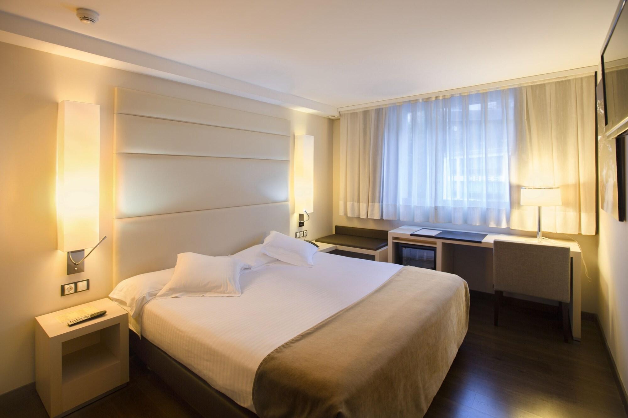 Yomo Mola Park Otel Les Escaldes Dış mekan fotoğraf